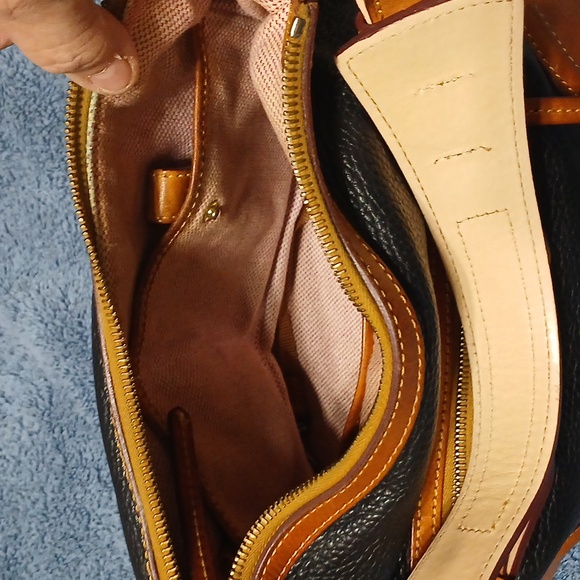 Dooney and Bourke Leather Purse - Picture 7 of 16